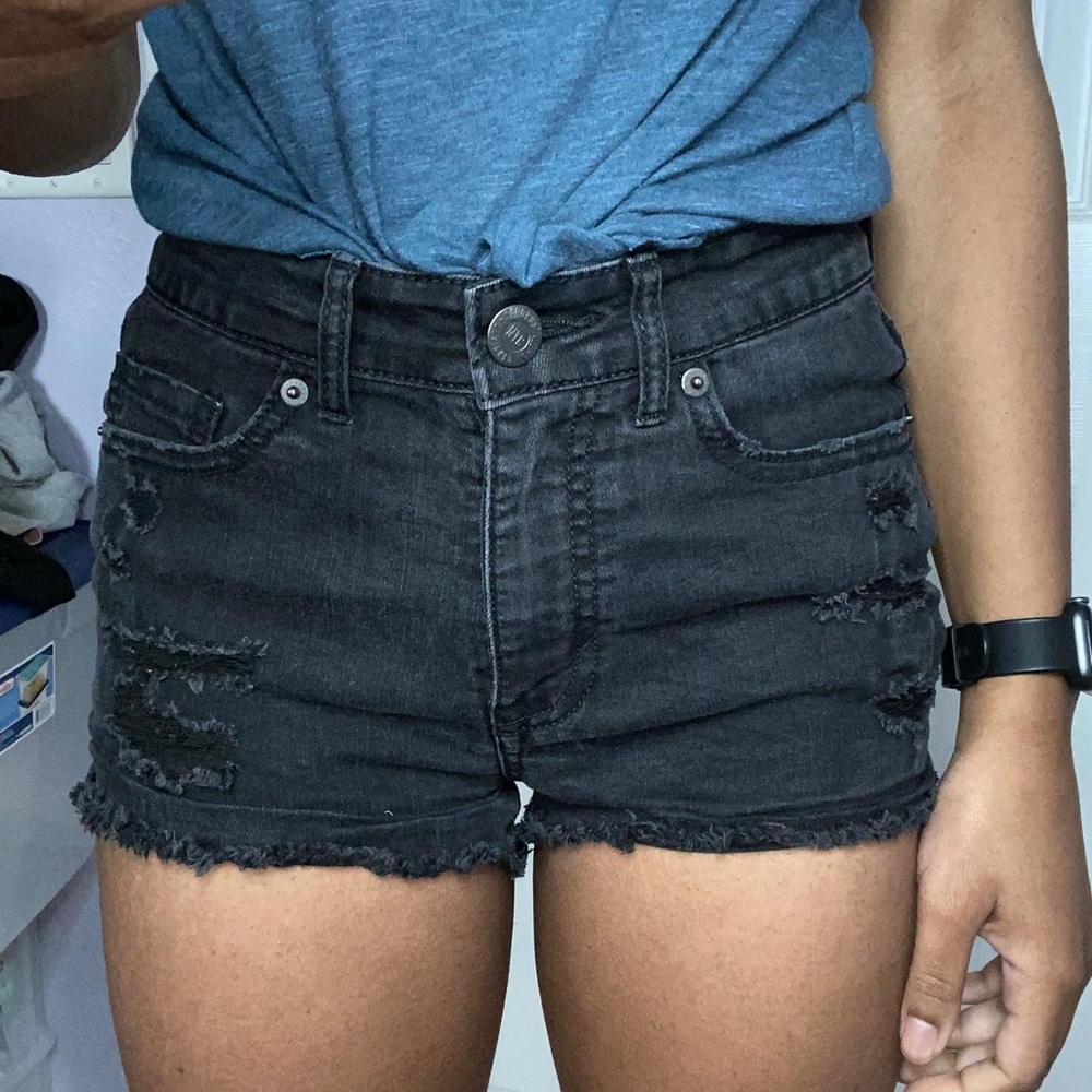 Ripped short shorts